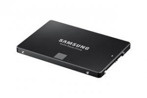 Samsung 860 EVO 250GB sekvenční čtení: až 540MB/s, sekvenční zápis: až 520MB/s, 5 let záruka